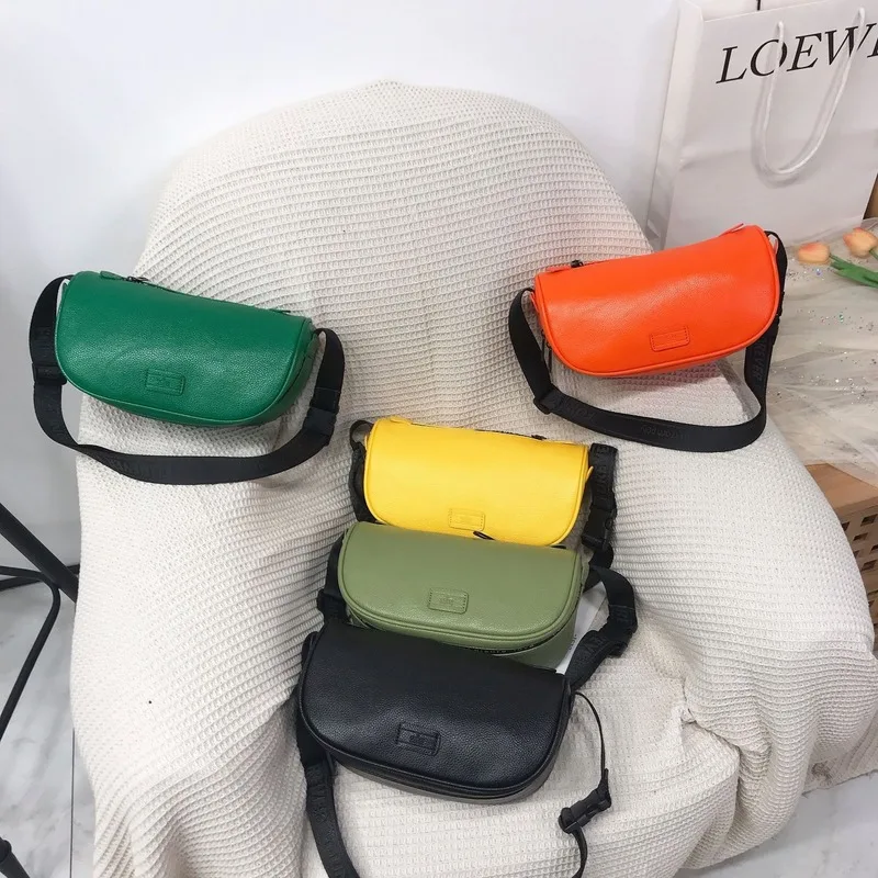 2019 New Stylish Casual Version of The Slanted Bag Round-piece Wide Shoulder Strap Multi-color One-shoulder Bag