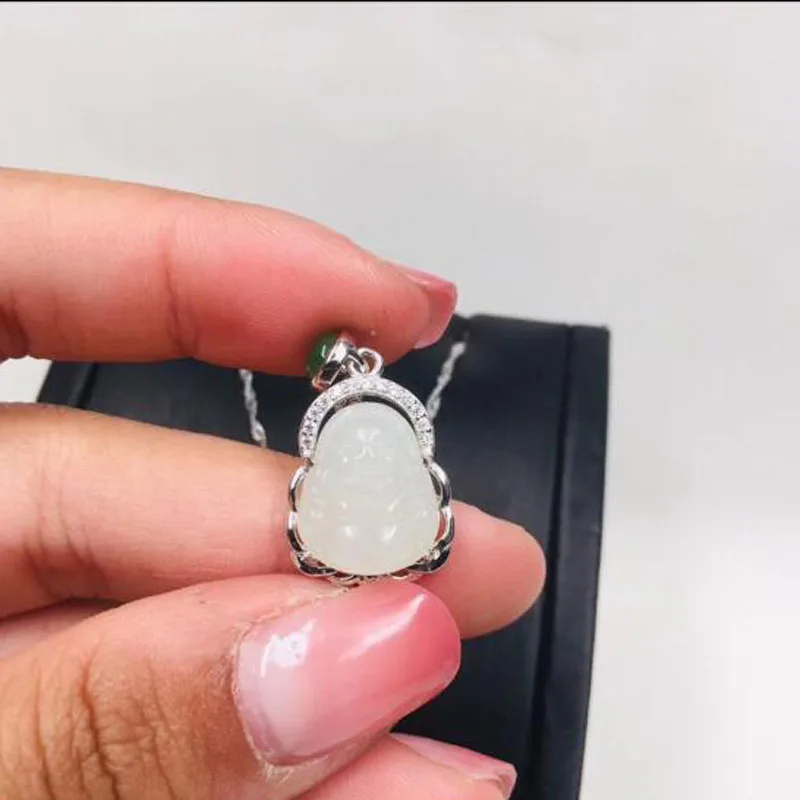 Кулон на удачу из серебра 925 пробы с резным нефритом и цепочкой|Подвески| |