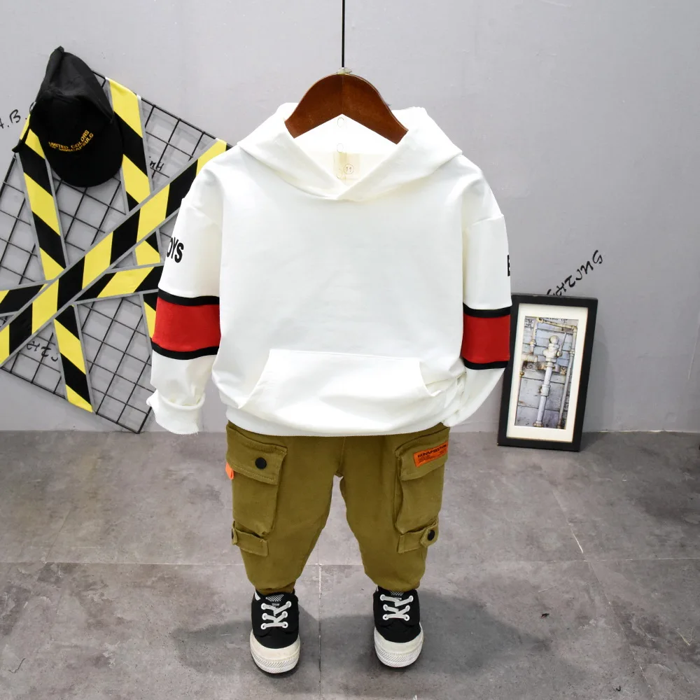 Джинсовая куртка для мальчиков 2-7 лет с капюшоном и штанами |