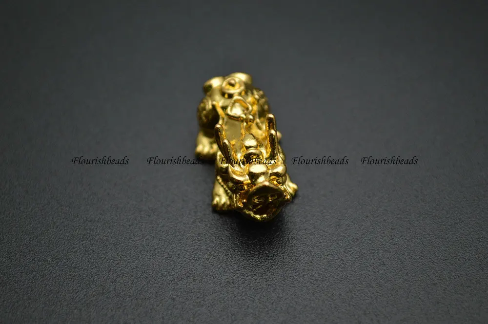 Золотистые гальванические металлические медные очаровательные бусины Qilin в виде