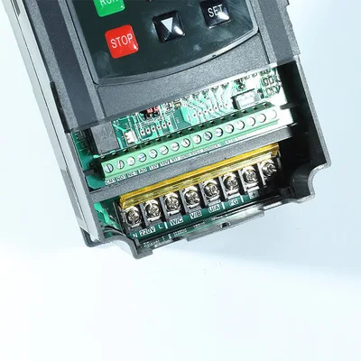 1.5 преобразователь частоты кВт однофазный вход 220 В и 3-фазный выход