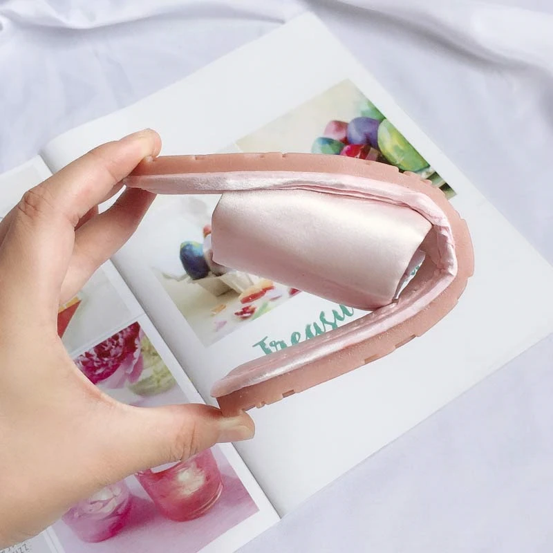 Сланцы женские на плоской подошве сатиновые шлепанцы с бантом Нескользящие