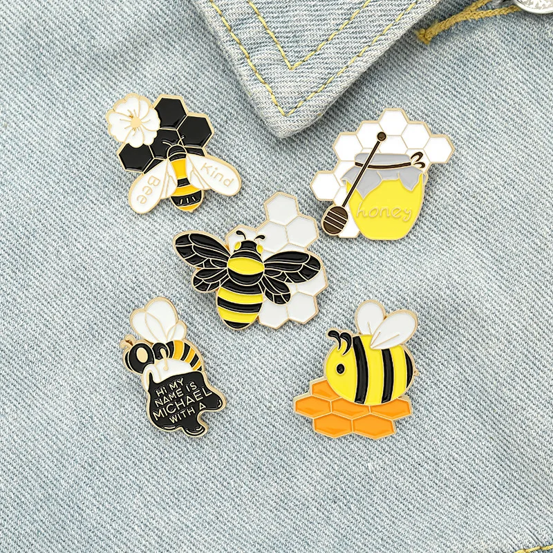 Bee Sammeln Honig Brosche Custom Gelbe Hummel Insekten Emaille Pin Abzeichen Revers Pins für Rucksack Schmuck Freunde Geschenk Großhandel