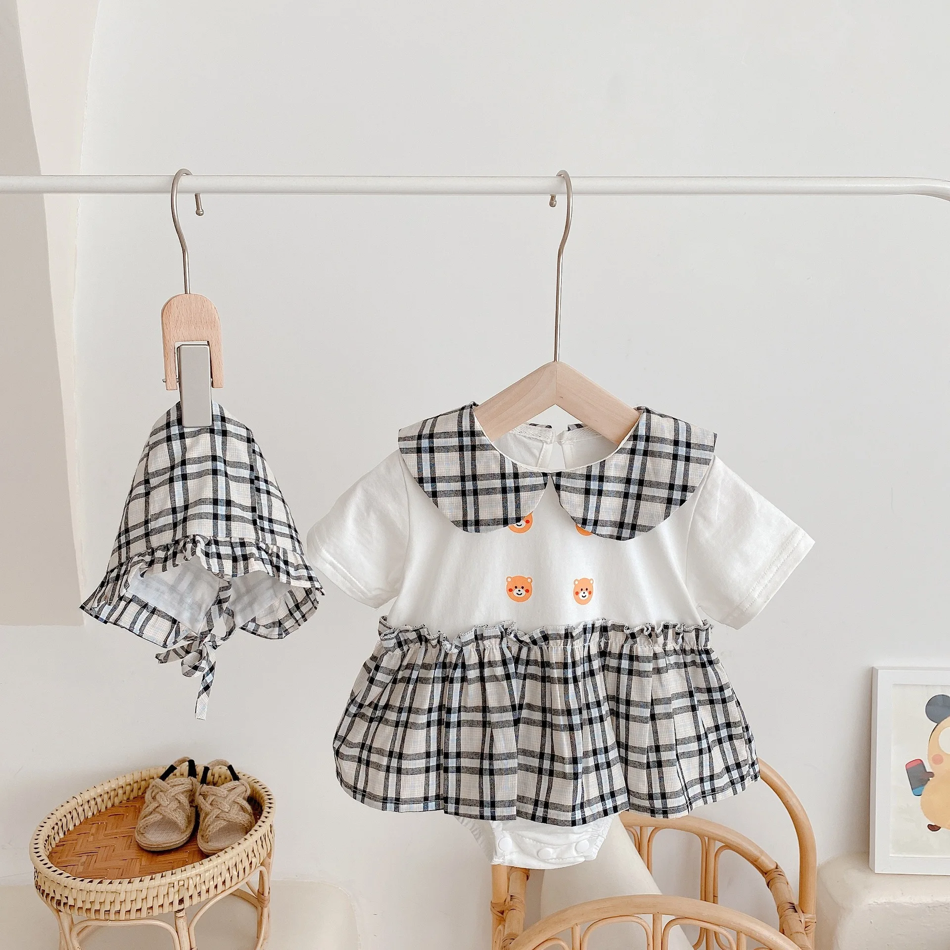 2022 Summer New Baby Short Sleeve Clothes Cute Plaid Print Bodysuit For Girls And Boys Jumpsuit Bear Cotton Twins Clothing