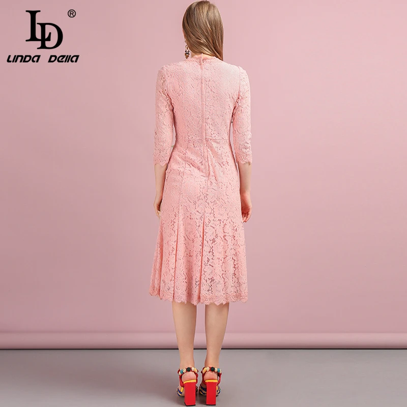 Женское кружевное платье LD LINDA DELLA облегающее с рукавом три четверти и бусинами