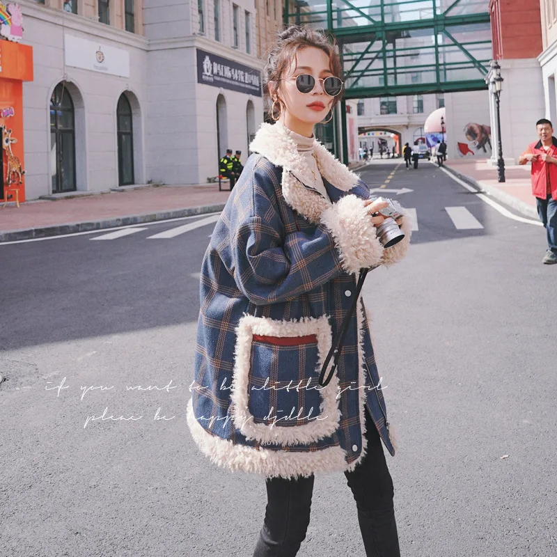 

TripleLeaf 2020 winter new fashion temperament plaid lamb collar lamb hair short coat women