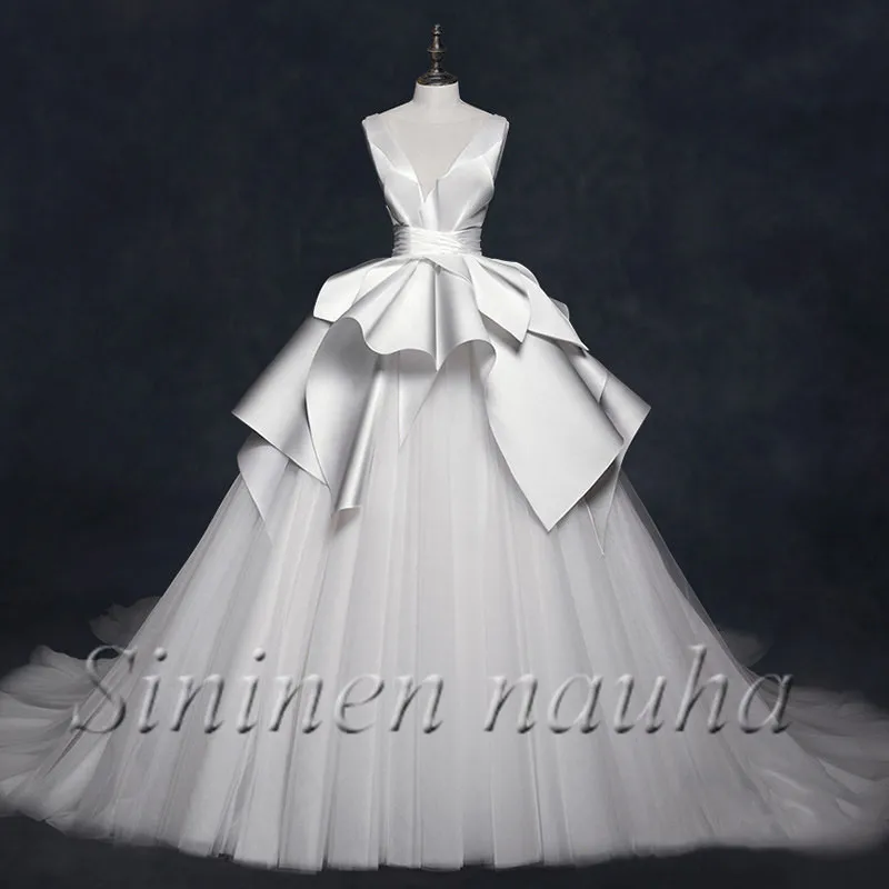 

Double V Neck Wedding Dresses Backless Bridal Ball Gown Classic Court Train Dress Plus Size Vestido De Noiva Robe De Mariage 421