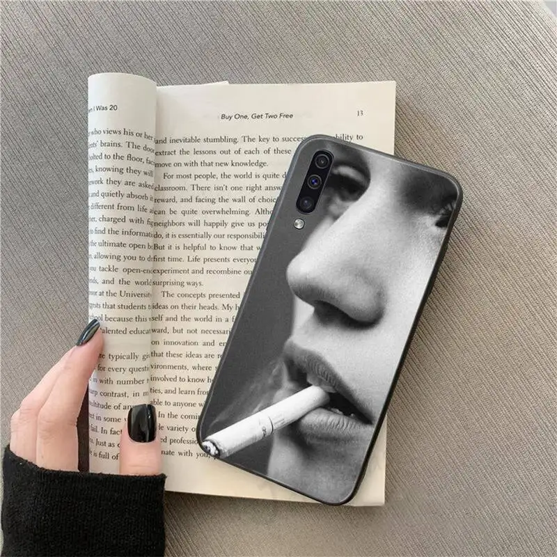 

Cigarette flame red lips Phone Case For Samsung galaxy S 9 10 20 A 10 21 30 31 40 50 51 71 s note 20 j 4 2018 plus