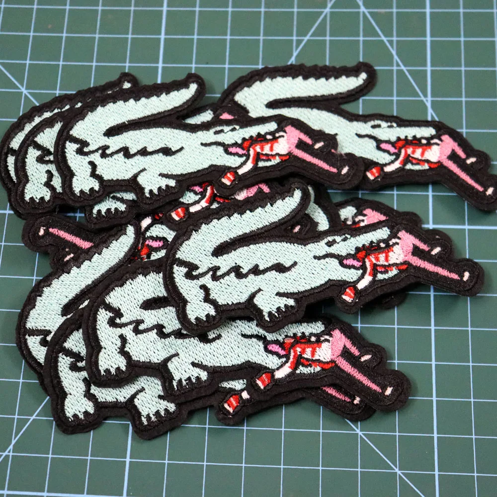 Металлические вышитые значки с крокодиловым укусом для курток жилета обуви