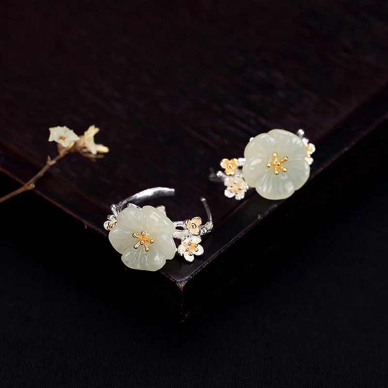 Женские серьги-гвоздики из серебра 925 пробы с натуральным нефритом |