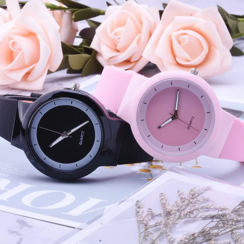 

Nice Woman Fashion Watches Silicone Band Analog Quartz Round Wrist Watch Watches Vogue Wristwatch Ladies Girls Clock Gifts