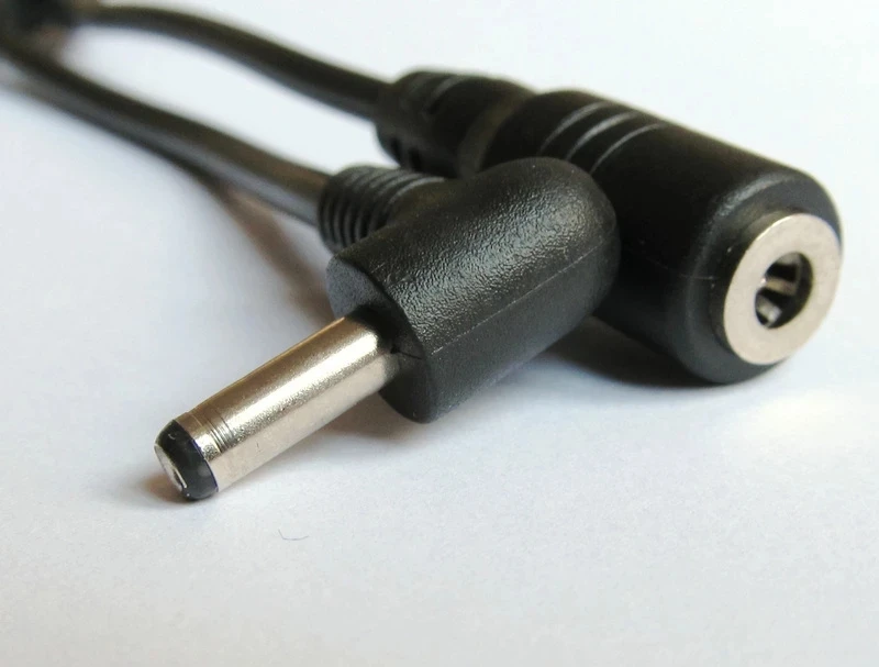 

3 pieces Short DC power plug extension cable 3.5x1.35mm female to 3.5x1.35mm male L shape 90 Degree Angle Adapter cord 11CM