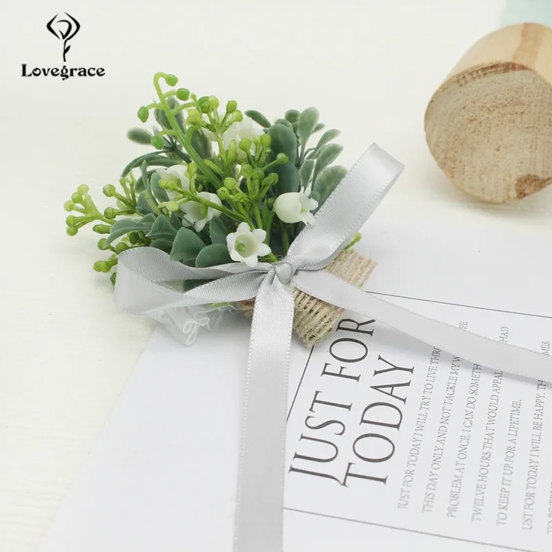 Искусственное зеленое растение ботоньерка для жениха подружки невесты