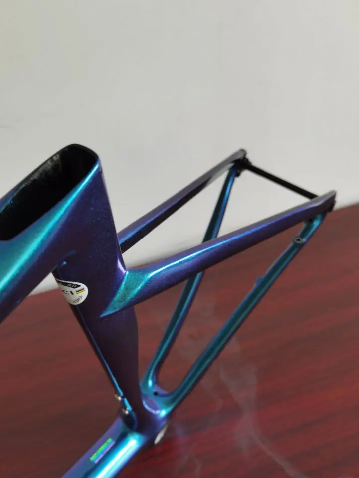

2022 hot selling Glossy blue & White Color, 700C, All Internal Wiring High Quality SL7 Carbon Road Bike Frame, Di2 Groupset