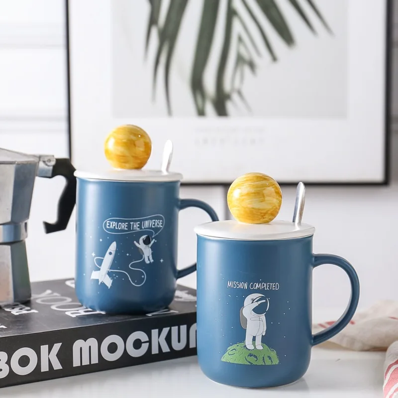 

3D Astronaut Ceramic Coffee Mug with Lid Spoon Household Couple Cup Office Mug Simple Cute Home Decor Cups and Mugs Wine Tumbler