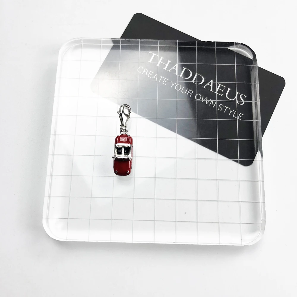 Броши с красной эмалью в виде спортивные Автомобильная подвеска 2020 Сезон осень