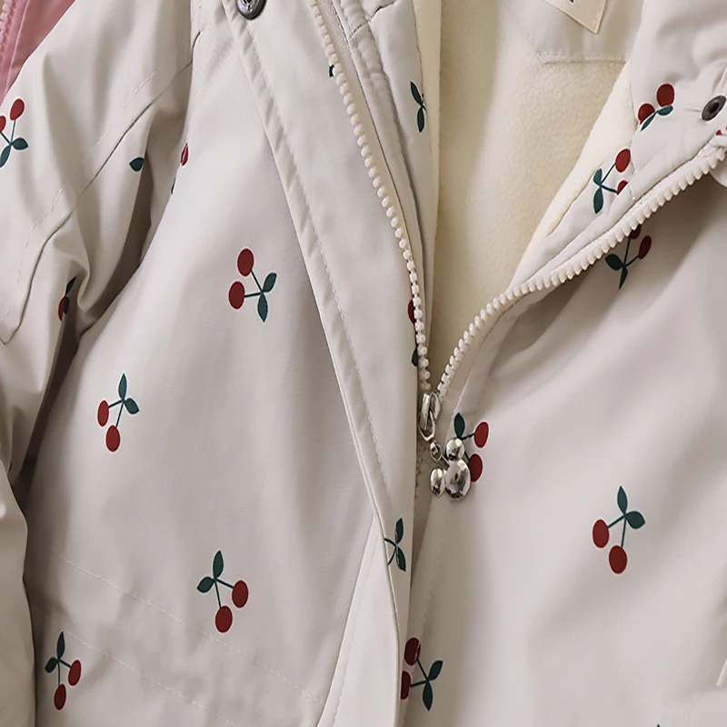 

2021 girls winter print plus velvet thick hooded cotton-padded jacket, children's fashion new cotton spinning European and Ameri