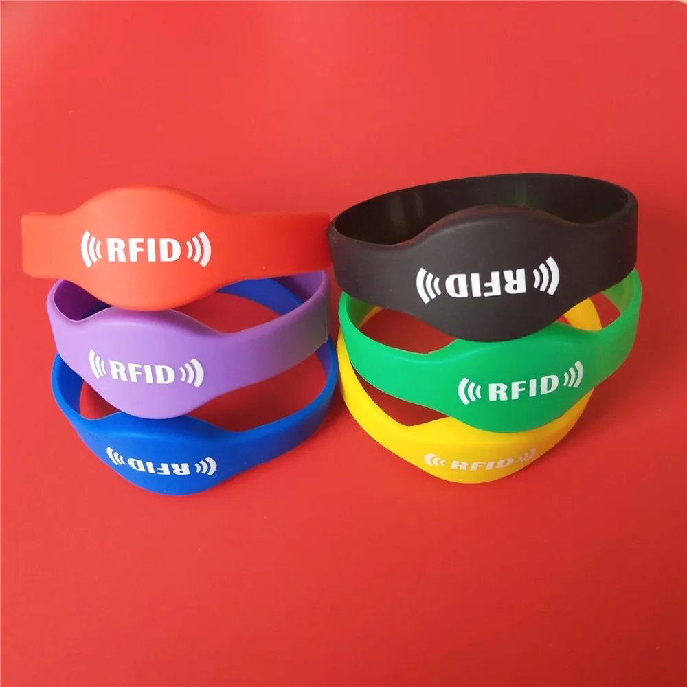 1pcs random color 1 шт. 125 кГц EM4100 RFID Браслет Силиконовый TK4100 браслет часы ID карты только для контроля доступа Черный 65 мм - Цвет: 1pcs random color