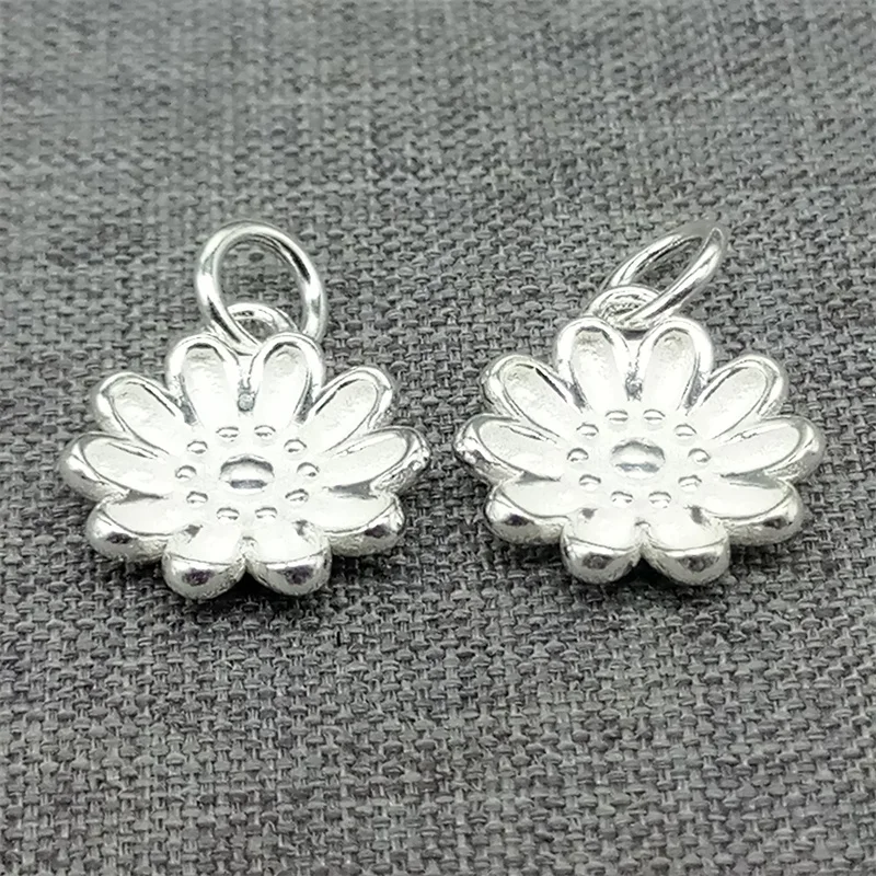 

2 Pieces of 925 Sterling Silver Shiny Daisy Flower Charms for Necklace Bracelet Earring