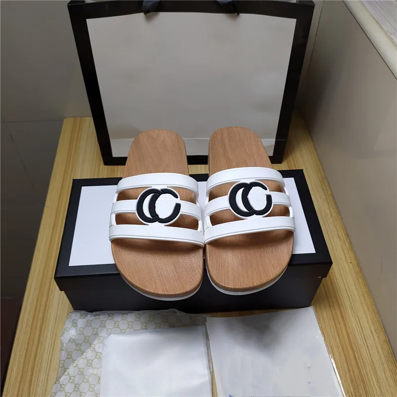 

Latest Fashion Hollow Out Slippers For Men And Women Luxury Designers Casual Flat Slippers Daily Wearing Slippers Size 35-46