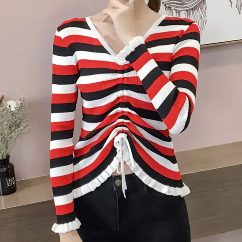 Женский свитер осень-весна 2019 в радужную полоску сбоку на завязках с принтом