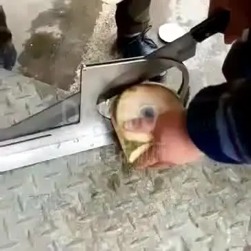 

Машина для очистки кокоса