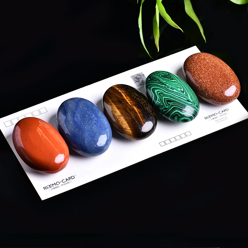 

1PC Stylish natural rock crystal crystal forget stone massage stone health massager cure crystal DIY gift decompression artifact