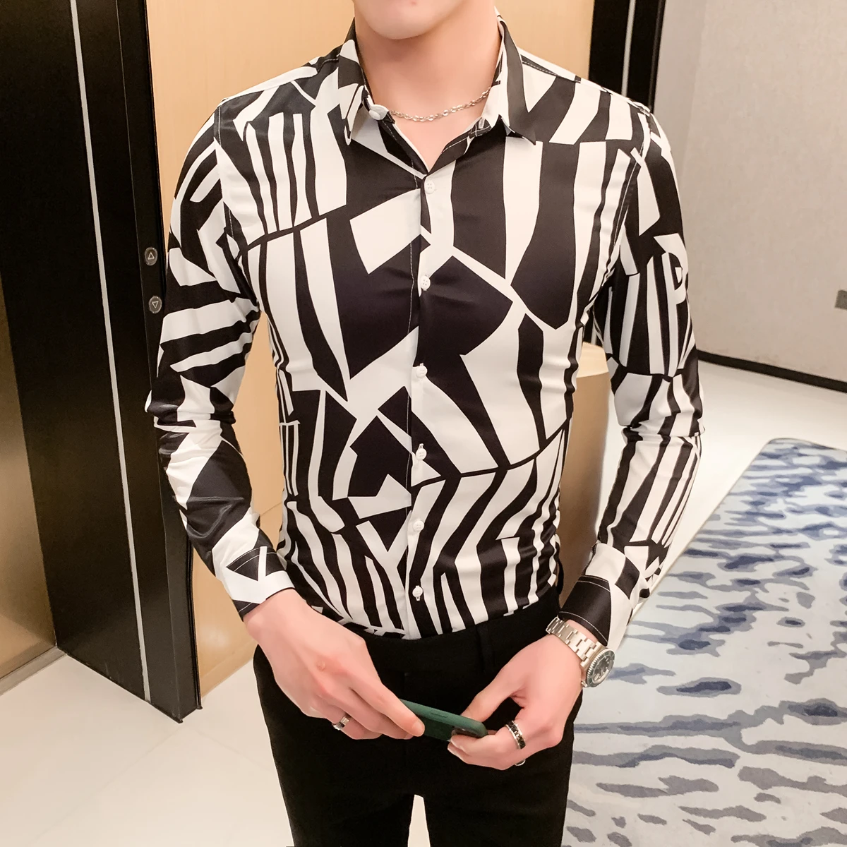 Красивая Мужская рубашка с цветочным принтом Лидер продаж разноцветная в стиле