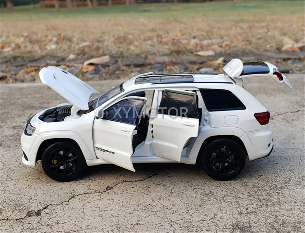 

1/32 JKM For Jeep Grand Cherokee Trackhawk White/Black/Red Diecast Model Car Toys Sound Light Gifts Play Display Metal,Plastic