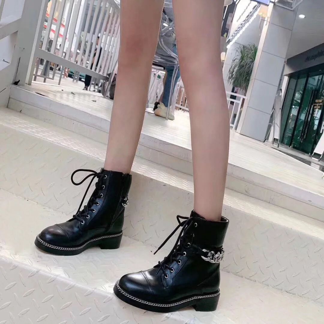 Г., Новые осенне-зимние ботинки с цепочкой женские ботильоны из натуральной кожи на квадратном каблуке мотоботы на шнуровке Военная обувь