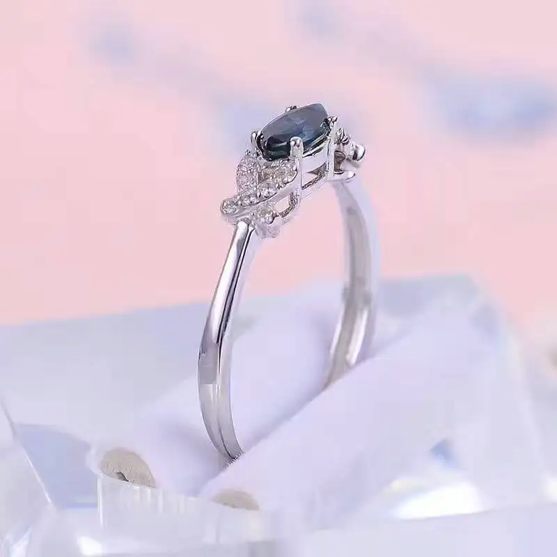 Модное женское офисное кольцо с натуральным китайским сапфиром 3 мм * 6 серебро 925