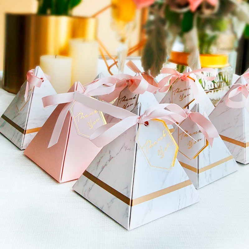 European Style Wedding Candy Box Triangular Pyramid Candy Box Wedding Favors and Gifts Boxes Chocolate Box Wedding Supplies