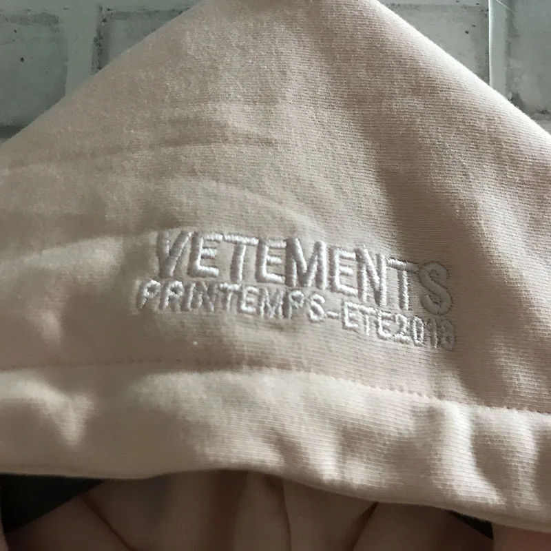 

Autumn Vetements Hoodie Winter Hip Hop Cartoon Vetements Sweatshirts High Quality Fashion Embroidery Vetements Pullover