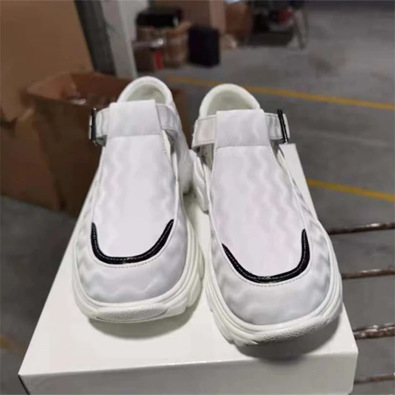 

Women's Shoes Spring And Autumn New Fashion Thick Soled Sports Shoes Plus Size European Leisure Hollow Out Comfort Single Shoes