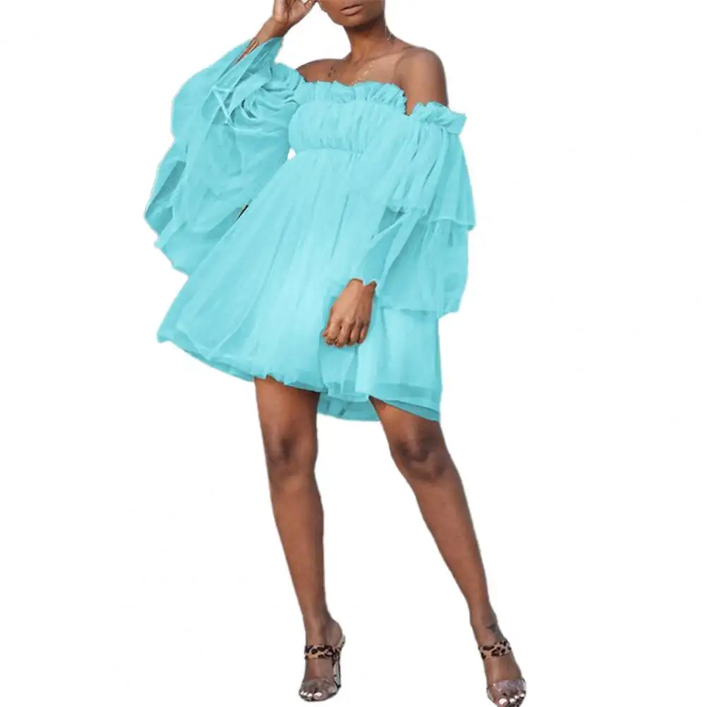 

Женское платье мини с открытыми плечами, летнее однотонное платье с оборками, вырезом-лодочкой и расклешенными рукавами