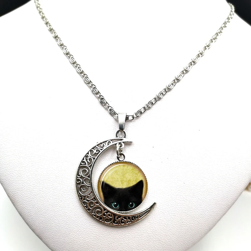 

2020 Fashion Creative Retro Black Cat Cabochon Glass Moon Pendant Clavicle Chain Necklace Birthday Gift