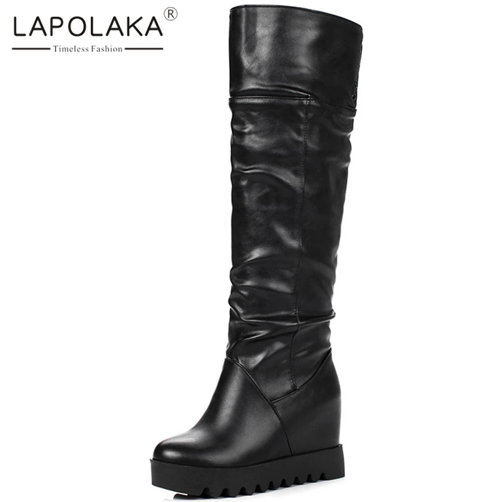 Женские сапоги без застежки Lapolaka черные или белые до середины икры на платформе и