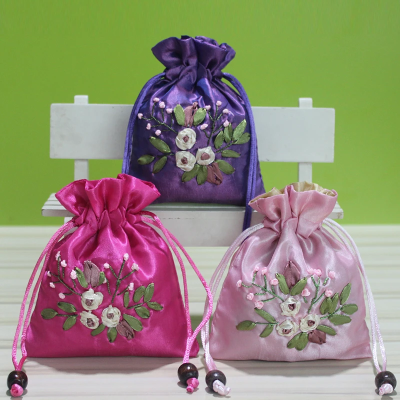 

1pc MIxed 11*14cm styles Sachet Traditional Silk Travel Pouch Embroidery Flower Jewelry Packaging Bag Organizer Handbags