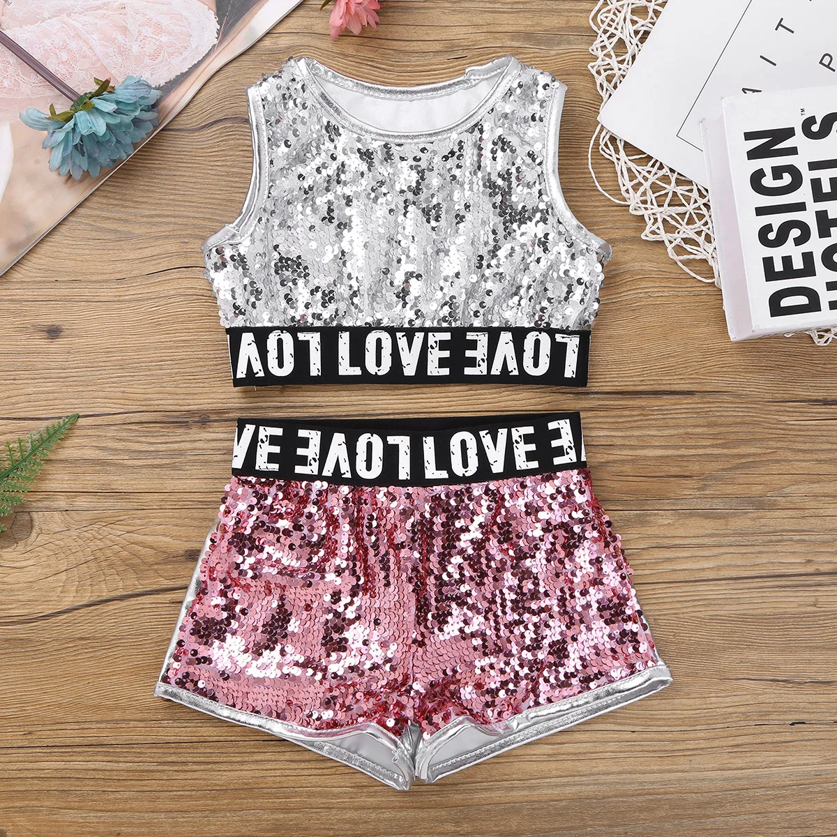 Детский комплект из топа без рукавов с блестящими блестками и шорт для