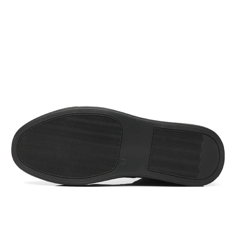 

Autumn and winter men's high top board shoes leather fashion leisure large size 37-46 Plush warm sports shoes men's shoes