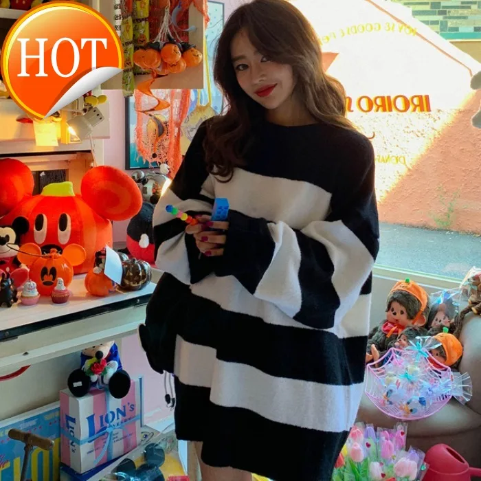 

South Korea Gate net red loose black and white stripe color matching round neck Pullover loose and lazy sweater