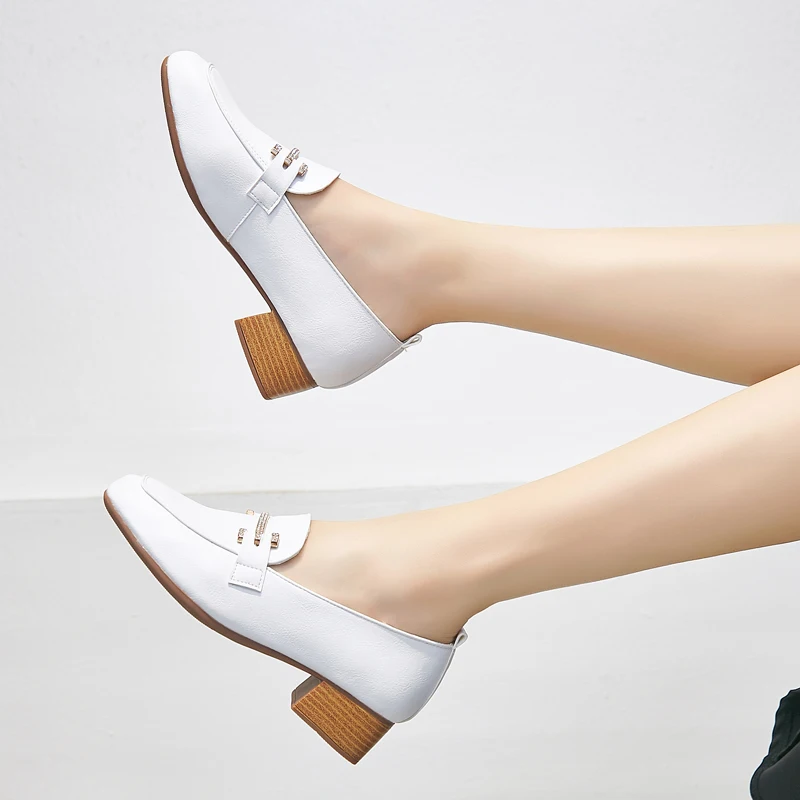 Женские лоферы без задника O16U белые модельные туфли из натуральной кожи на