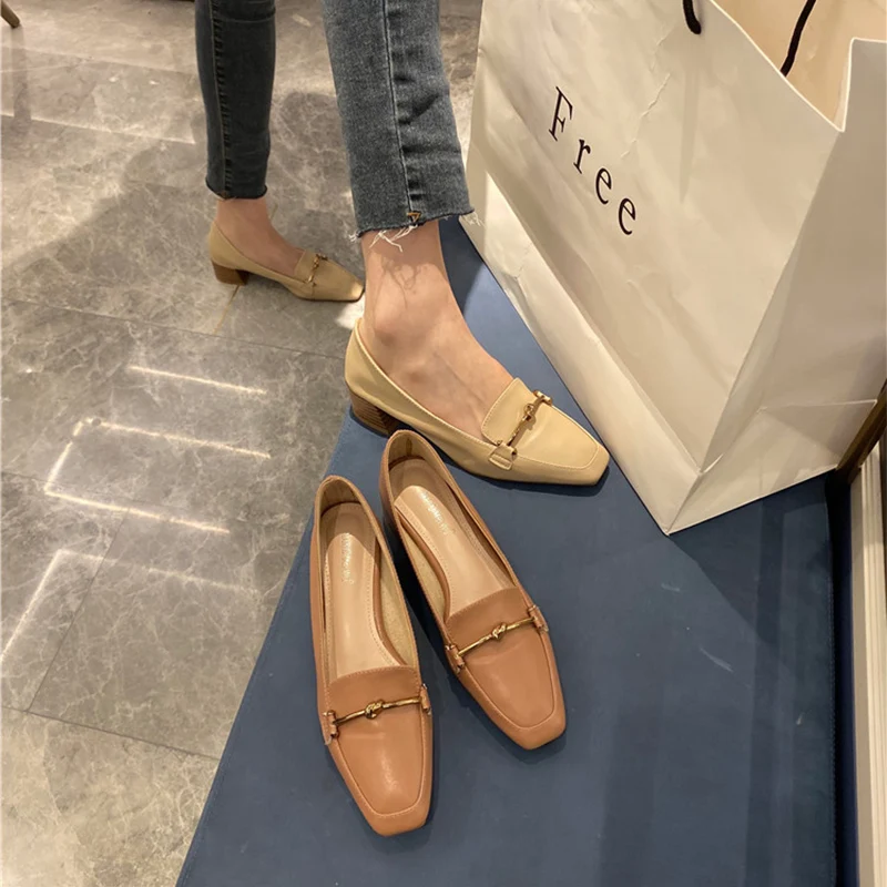 Туфли лодочки с металлическим украшением и пряжкой дизайнерские дамские рабочие