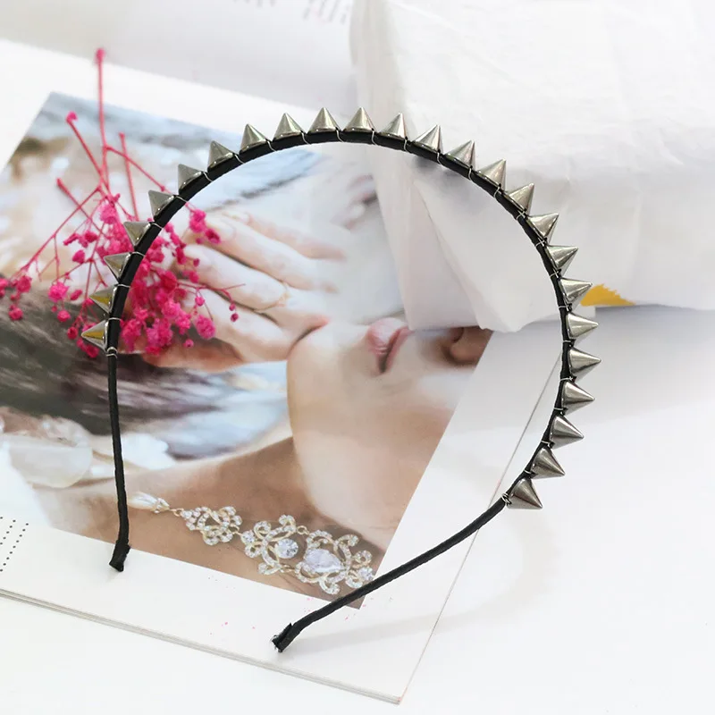 

2021 1PC Fashion Cool Metal Headband Spike Rivets Studded Band Party Punk Hair Clips Gothic style Hair Accessories