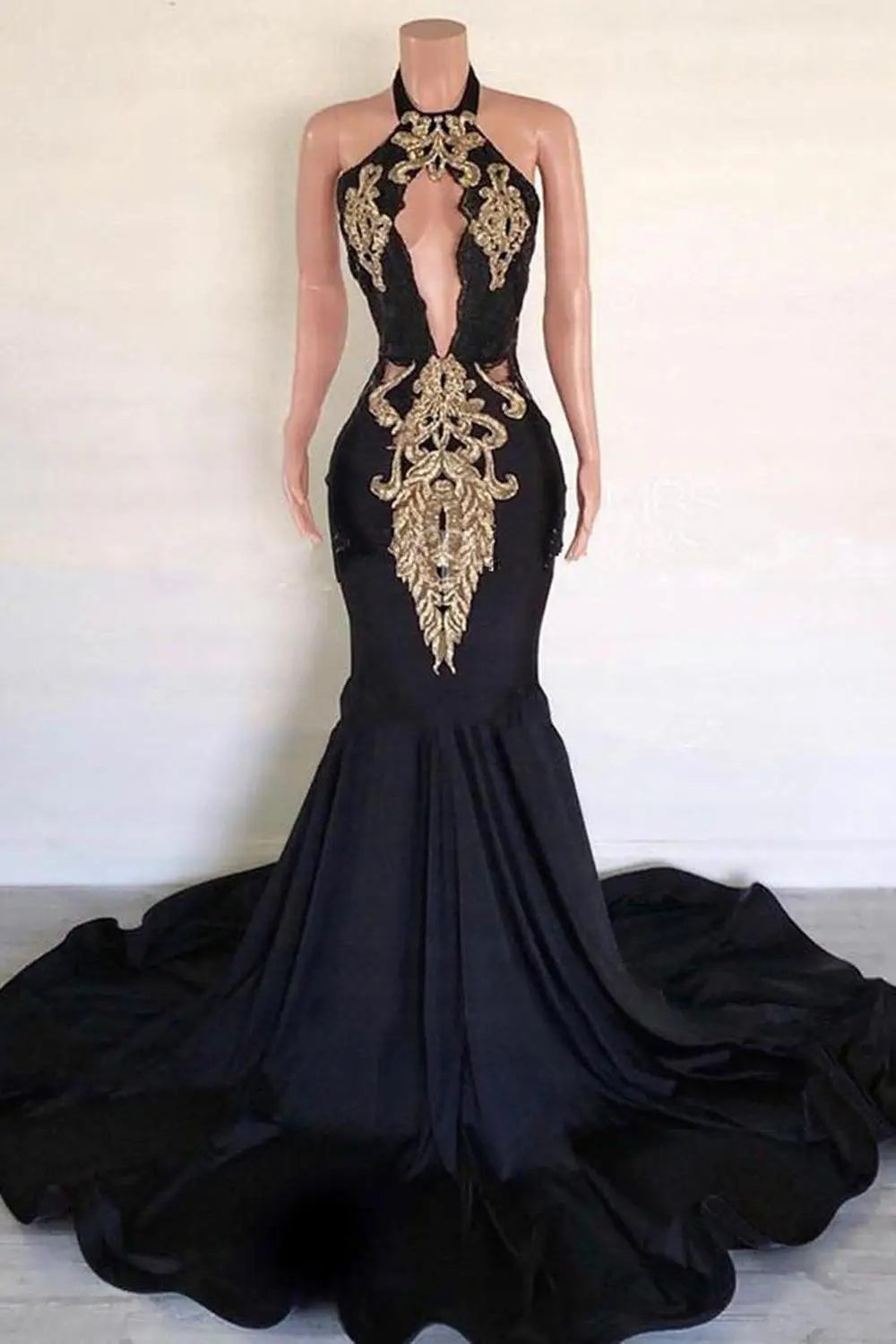 

2021 Black Gold Appliques Mermaid Evening Dresses Long Halter Sleeveless Backless Formal Evening Party Gowns Robe De Soiree