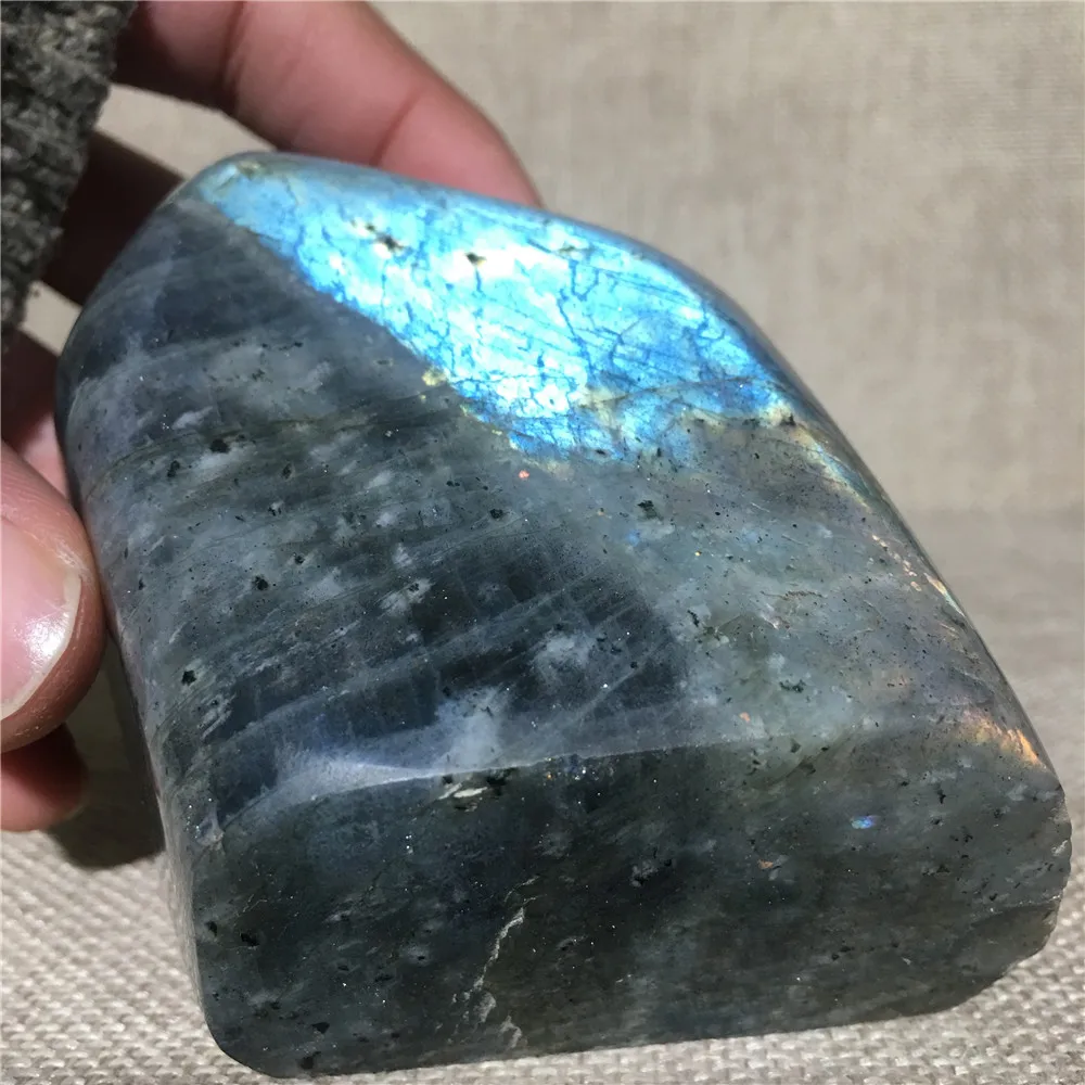 

Natural Labradorite Quartz Crystal Gift For Sale Stones And Home Decoration Point Decorative Chakras Treatment Healing Specimen