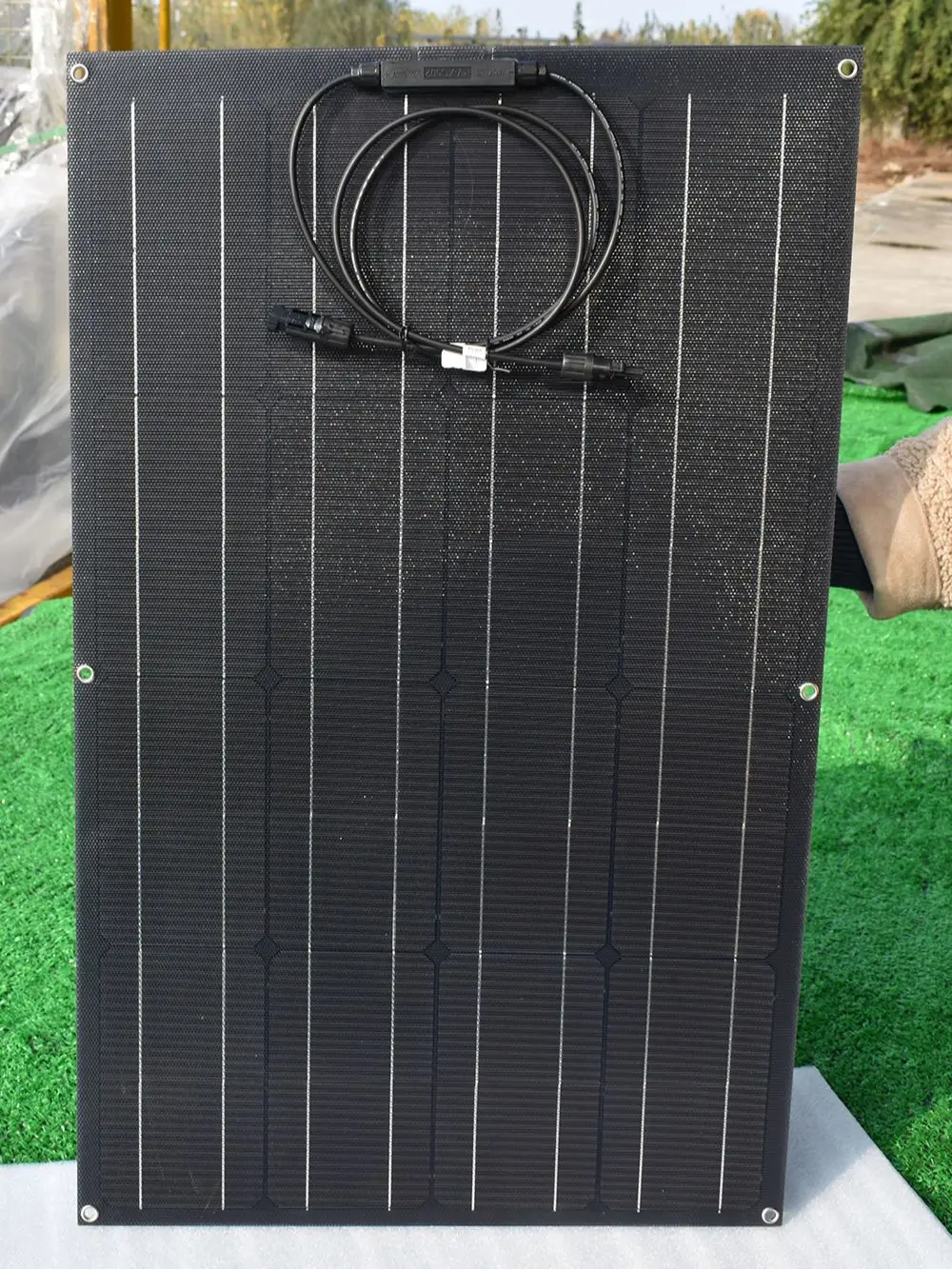 160W 12V Semiflexibles Solarmodul ETFE-ALU seewasserfest begehbar 