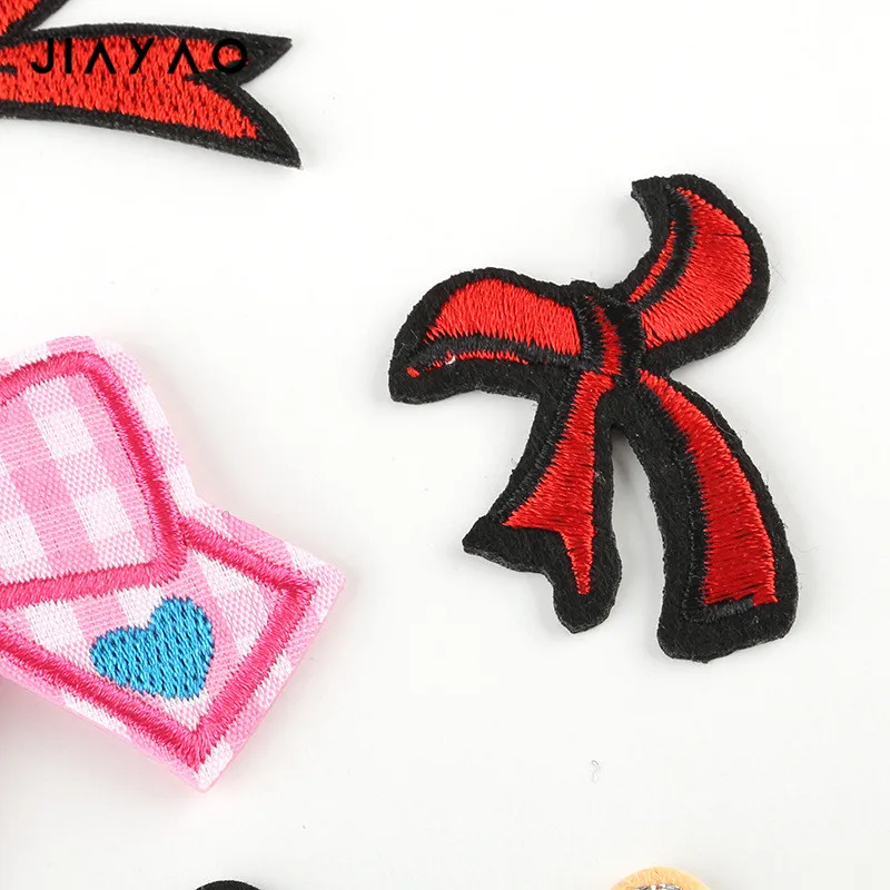 Вышитая нашивка мультяшная пятицветная бабочка сделай сам паста для шитья