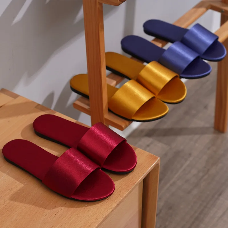 

2021 Summer New Slippers Female Silk Satin Imitation Silk Dew Indoor Home Wedding Slippers Male