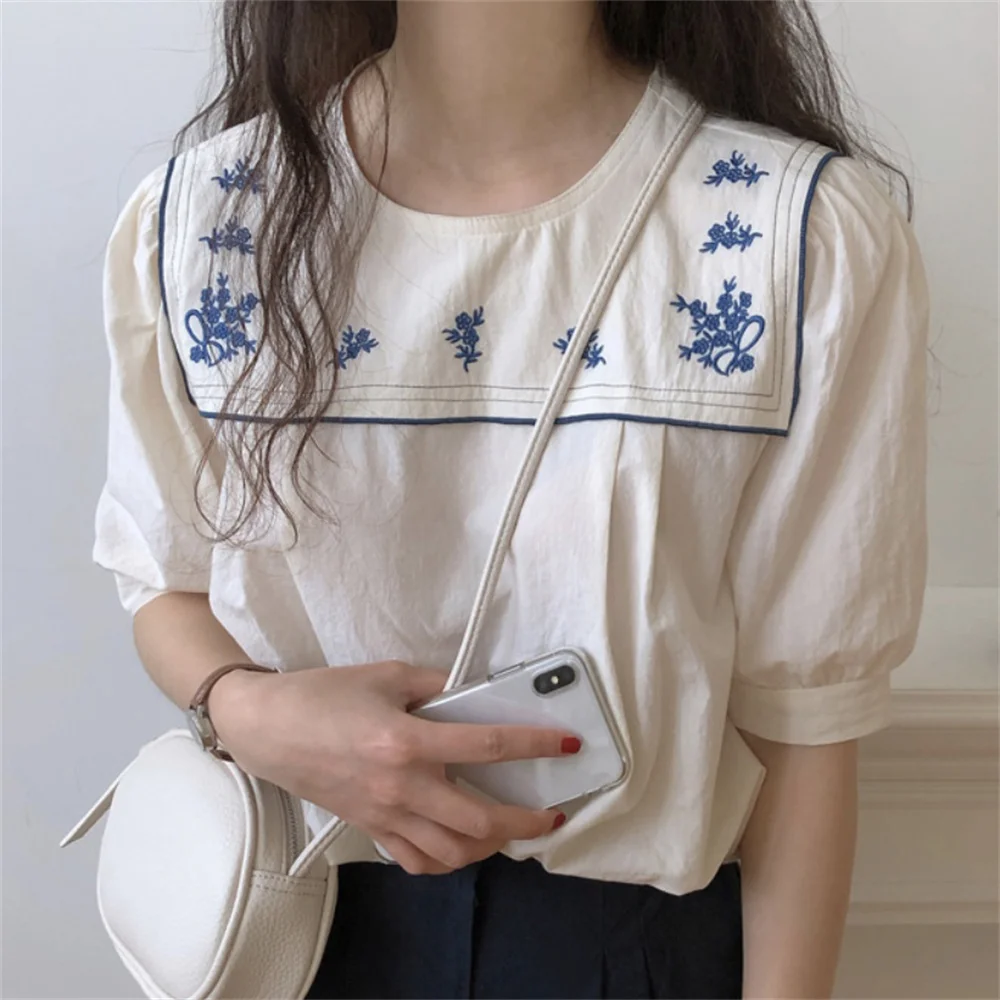 

Vintage Girls Lady Loose Embroidery Flowers High Quality 2021 Retro Fashion Chic Hot All Match Casual Tops Blouses